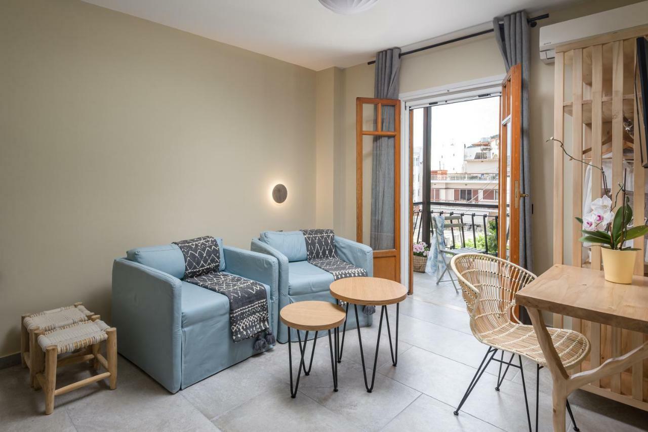 Oasis Apartments Толон Екстериор снимка