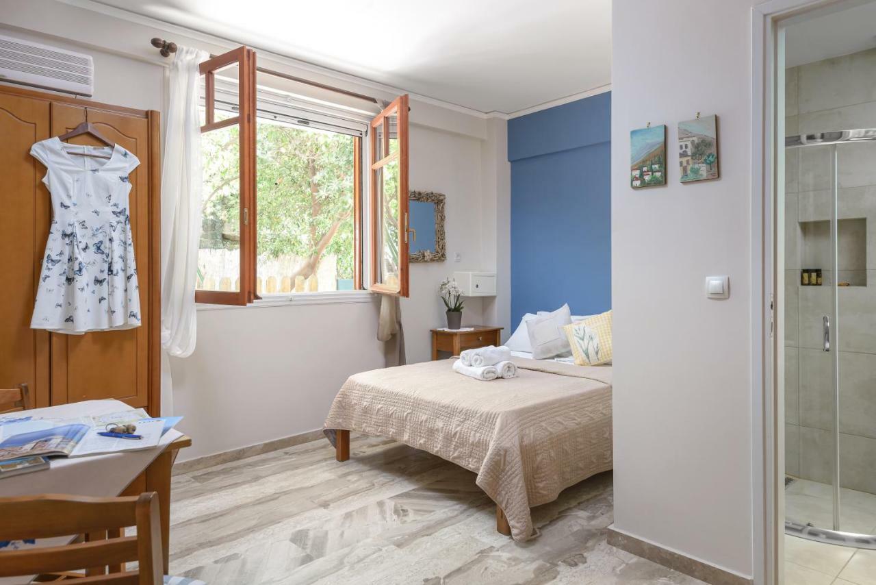 Oasis Apartments Толон Екстериор снимка