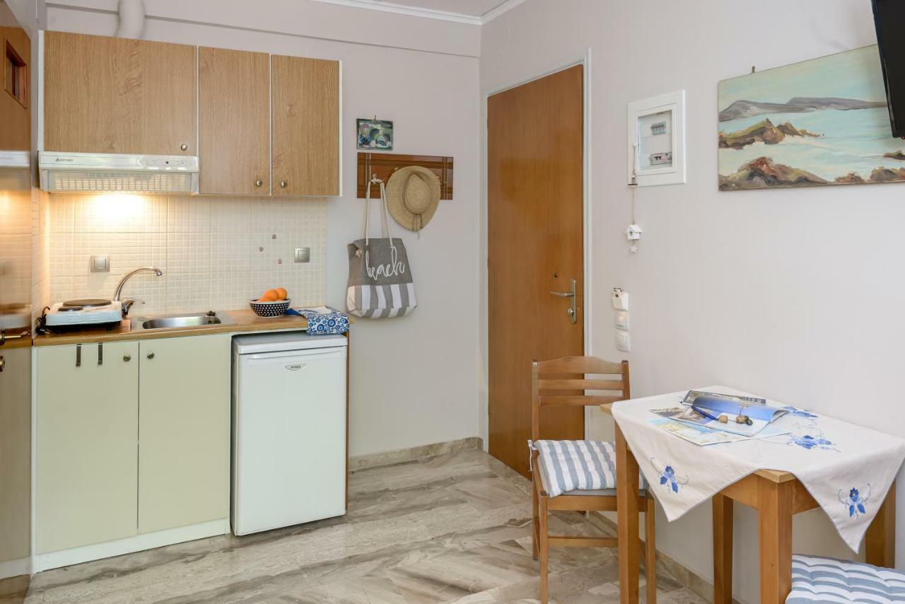 Oasis Apartments Толон Екстериор снимка