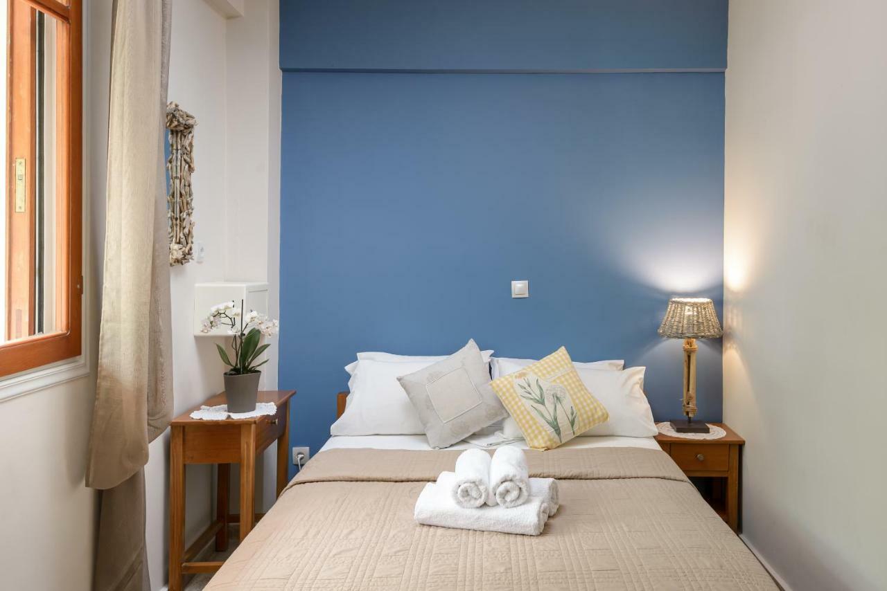 Oasis Apartments Толон Екстериор снимка