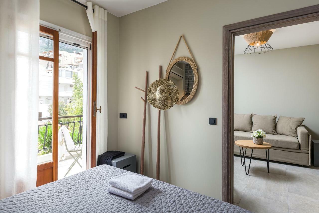 Oasis Apartments Толон Екстериор снимка