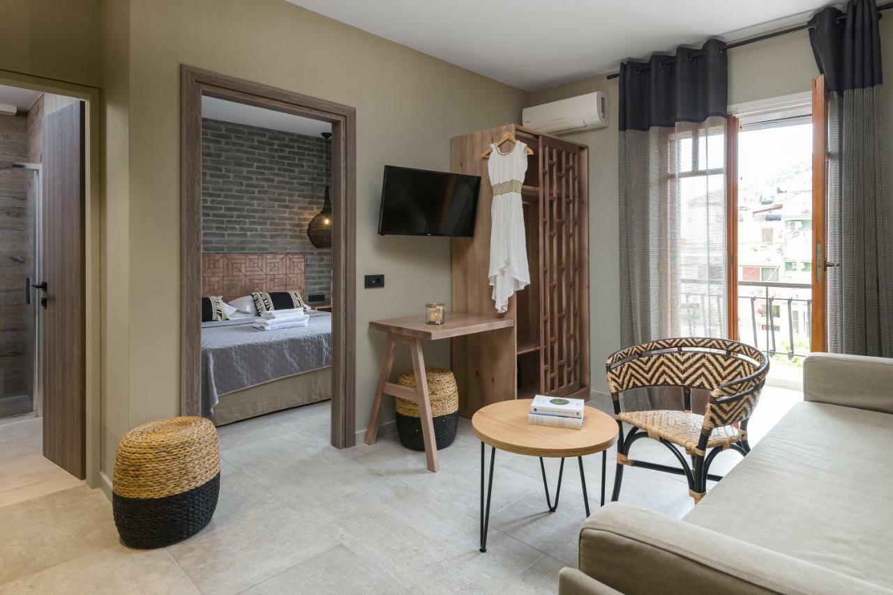 Oasis Apartments Толон Екстериор снимка