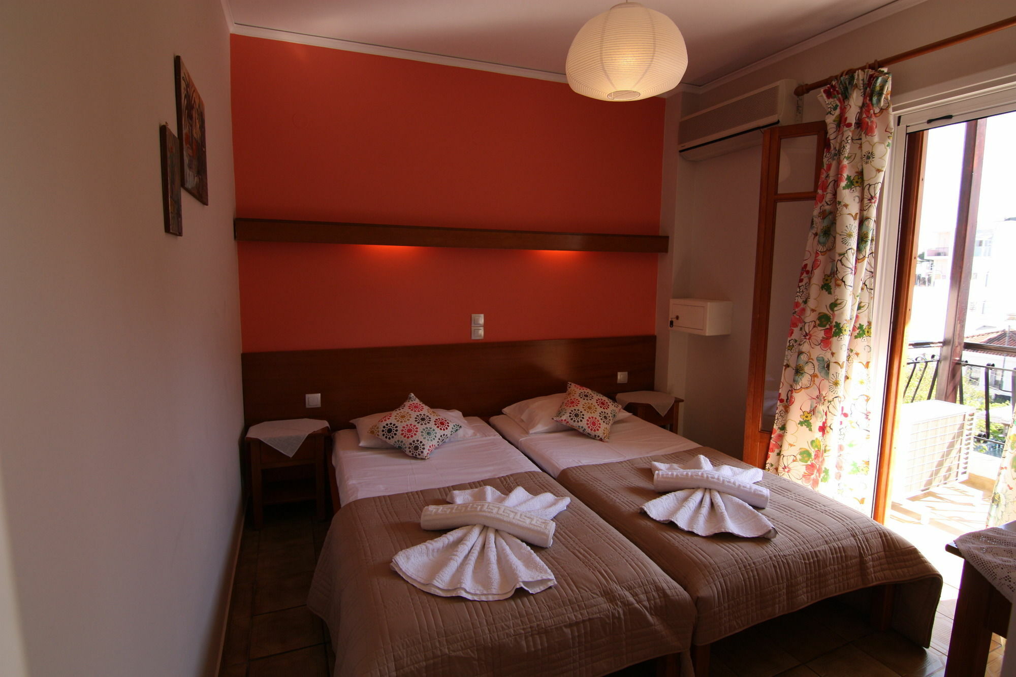 Oasis Apartments Толон Екстериор снимка